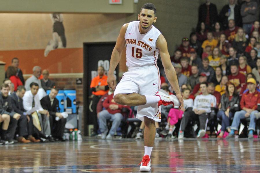 Naz Mitrou-Long wipes his shoe during the Cyclones 68-62 win against Colorado on Nov. 13, 2015 in Sioux Falls, S.D.