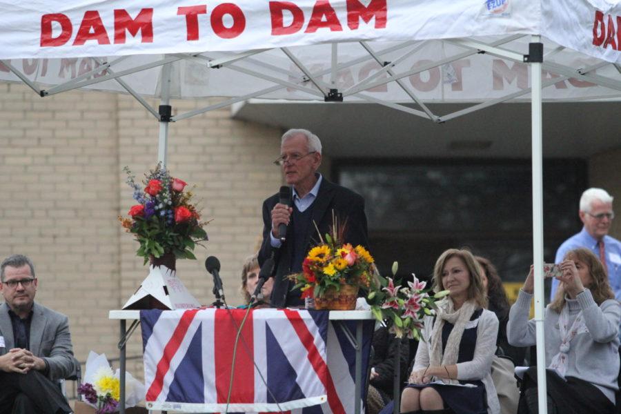 Former ISU track and cross-country coach Bill Bergan speaks during Wednesdays ceremony in Des Moines. 
