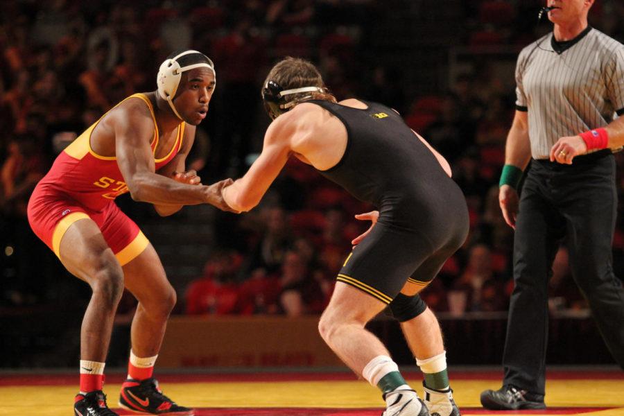 Lelund+Weatherspoon%2C+redshirt+junior%2C+prepares+to+tackle+an+opponent+from+the+University+of+Iowa+at+the+Cy-Hawk+series+matchon+Nov.+29.+Iowa+State+fell+33-6.