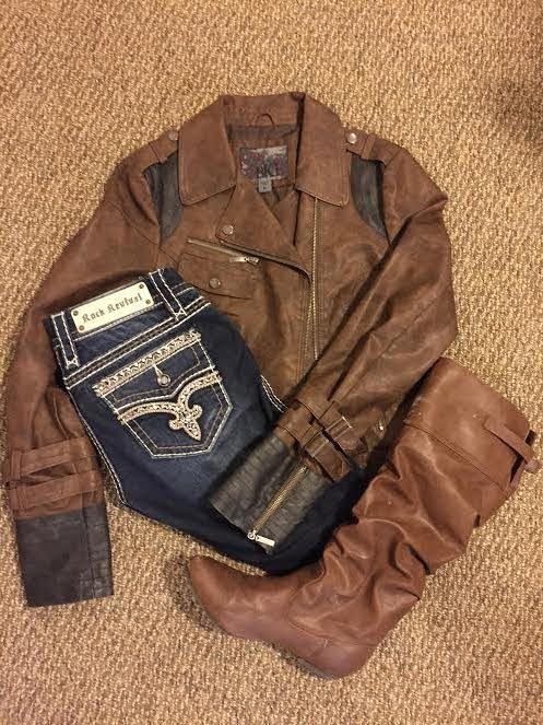 Reporter Jessica Jensen was styled by her boyfriend for a week. On the second day of the week long experiment he picked out dark wash skinny jeans, a brown leather jacket and brown riding boots. 