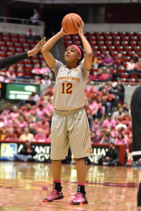 Junior+guard+Seanna+Johnson+scored+10+points+at+the+Texas+Tech+game+on+Feb.+17.+This+was+her+60th+career+game+in+double+figures.