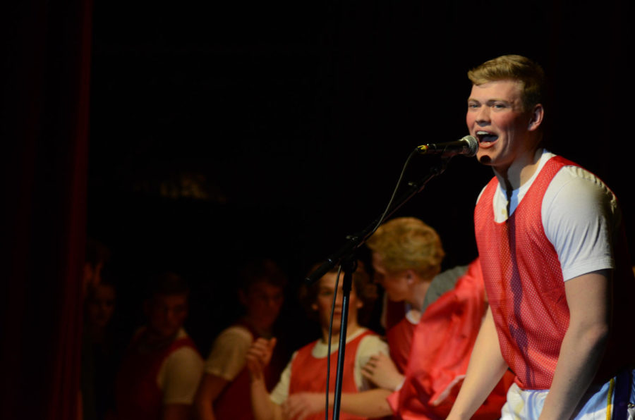 Varieties 2016 was held in the Great Hall of the Memorial Union on Feb. 5. The finals will be held Feb. 19 and 20. The pairing "The music inside" preformed.