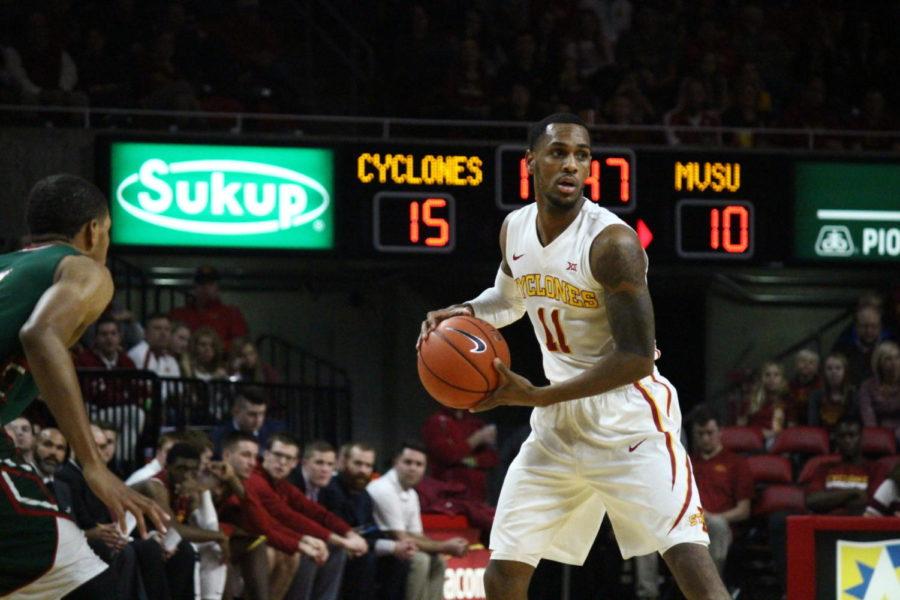 Senior Monte Morris passes the ball to another teammate. The Cyclones faced the Mississippi State Delta Devils on Dec. 20. The Cyclones would go on to defeat MVSU 88-60.