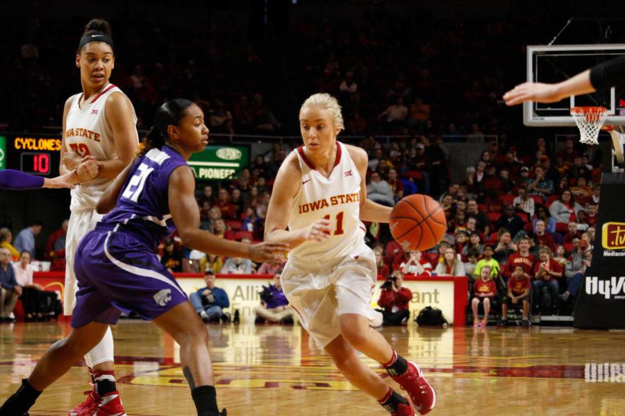 Redshirt+Junior+Jadda+Buckley+drives+to+the+basket+during+the+Cyclones+75-69+win+over+No.+22+Kansas+State.%C2%A0