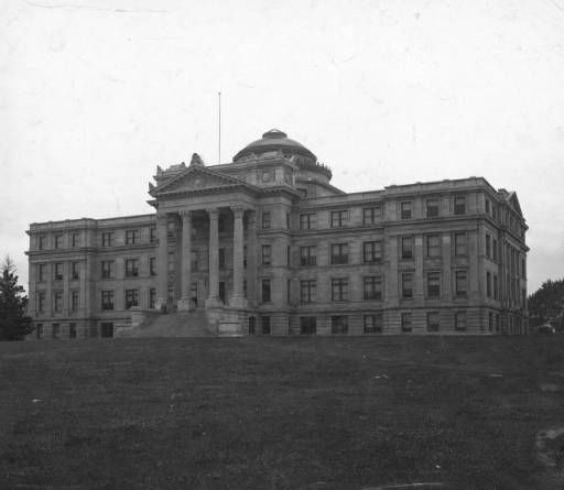 Beardshear Hall, early 1900s. Beardshear houses Iowa States administration, including the President, Provost, Vice President for Student Affairs and Vice President for Diversity and Inclusion. 