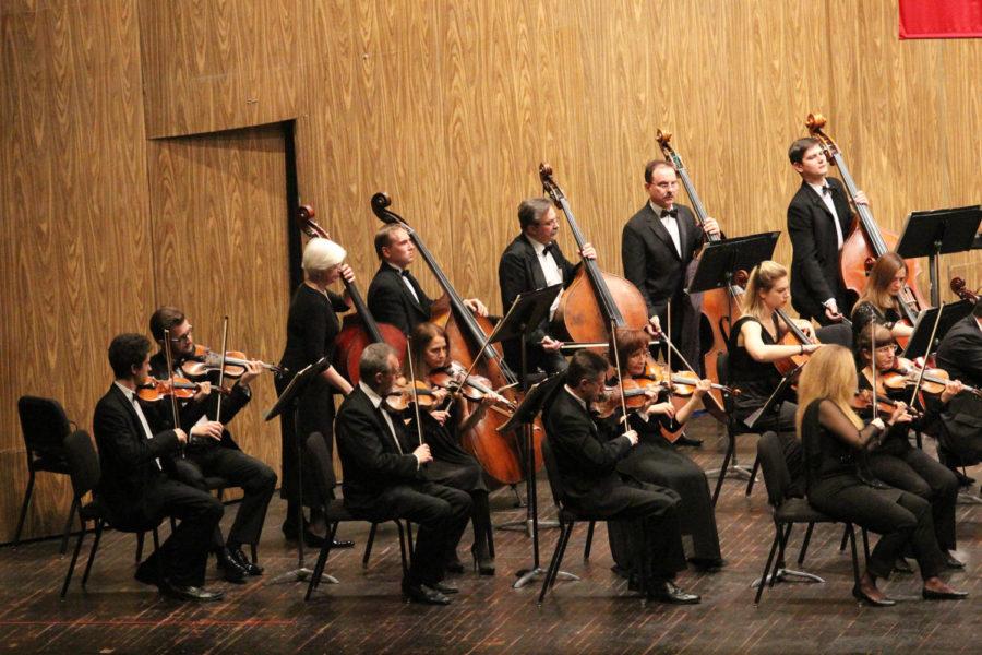 Members of The National Symphony Orchestra of Ukraine began the concert with Overture to La Forza del Destino by Giuseppe Verdi.