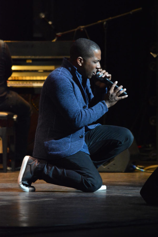 Leslie Odom Jr., famously known for his role as Aaron Burr in the Broadway musical Hamilton, sang “Wait for It”, “Dear Theodosia” and “The Room Where It Happens” from Hamilton while at the Stephens Auditorium on Mar. 29 for the lecture Hamilton and the Road to Success where Odom discussed his career, sang, and answered audience questions. He also sang one of his favorite songs from the Broadway musical Rent “Without You”.