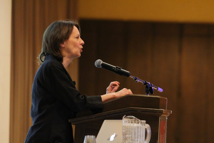 Dr. Robyn Lutz speaks during the LAS Deans Lecture to a packed Sun Room in the Memorial Union on March 2. Lutz spoke about the programming of molecules and DNA with the help of nanotechnology. 