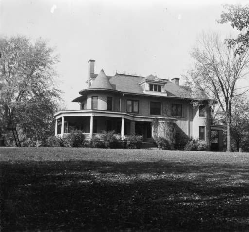 The Knoll, pictured between 1915-1918, taken from the southeast.