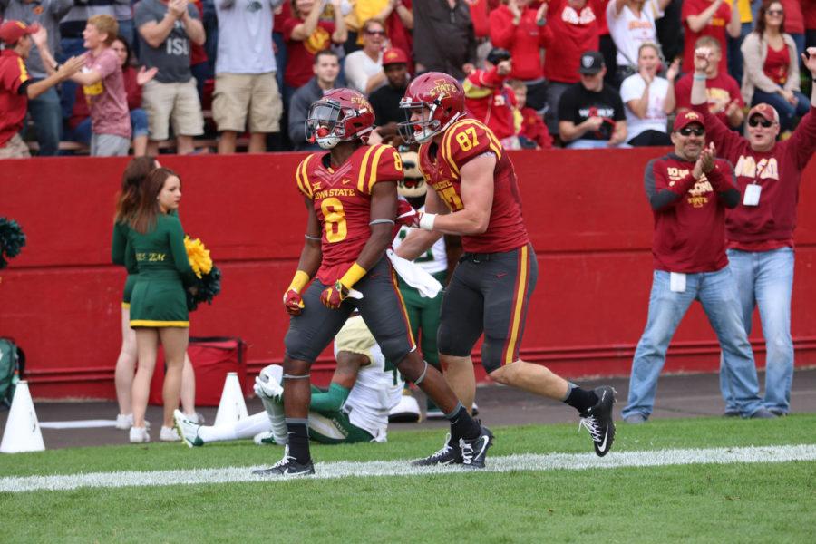 Iowa+State+wide+receiver+Deshaunte+Jones+celebrates+after+a+touchdown+early+in+the+first+half+against+Baylor.