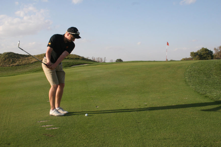 Then-junior Nick Voke practices his chipping Oct. 7, 2015, at the ISU golf facility. 