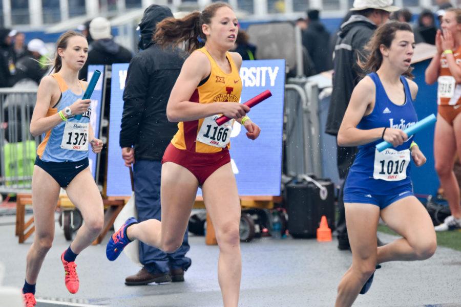 Iowa State sophomore Jasmine Staebler runs in the distance medley relay at the Drake Relays on April 30, 2016.