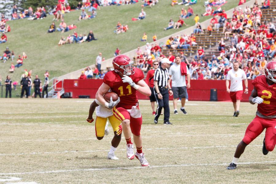Redshirt+freshman+Chase+Allen+runs+upfield+after+he+made+a+catch+during+the+spring+football+game+at+Jack+Trice+Stadium+on+April+8.%C2%A0