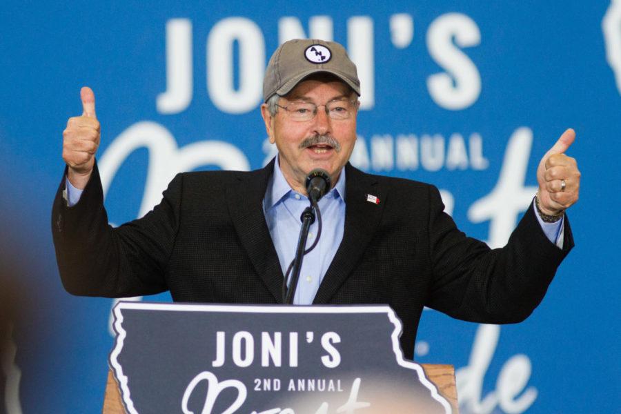 Gov.+Terry+Branstad+gives+a+two+thumbs+up+at+the+second+annual+Roast+and+Ride+at+the+Iowa+State+Fairgrounds.+Branstad+spoke+very+fondly+of+senator+Joni+Ernst%2C+saying+that+%5BErnst%5D+is+taking+DC+by+storm%2C+and+making+them+squeal.%C2%A0