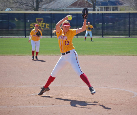Emma Hylen throws a pitch in a 17-0 Cyclone loss to the Baylor Lady Bears on April 3, 2016.