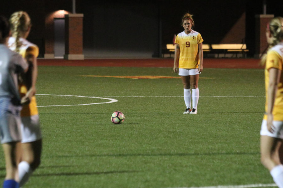 Iowa+State+senior+Kourtney+Camy+gets+ready+for+a+penalty+kick+during+the+first+half+against+Drake+on+Oct.+18.