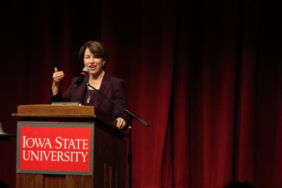 Minnesota Senator Amy Klobuchar speaks to students and community members about women and their roles in leadership at the Great Hall on Aug. 31. 