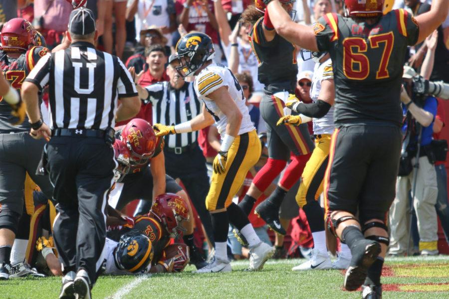 Iowa+State+running+back+David+Montgomery+scores+a+touchdown+during+the+annual+CyHawk+football+game+Sept.+9%2C+2017.+The+Cyclones+fell+to+the+Hawkeyes+44-41+in+one+overtime.
