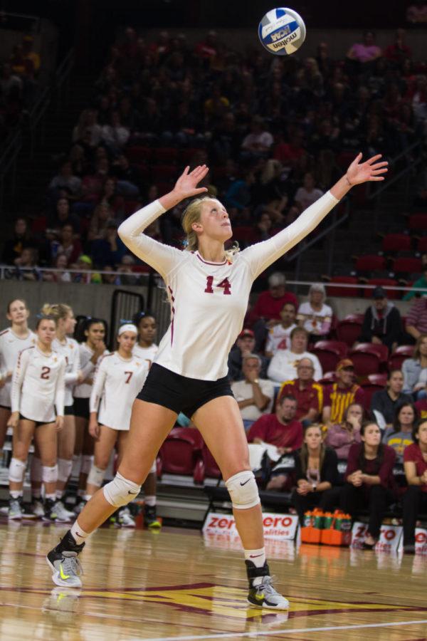 Junior Jess Schaben serves the ball Oct. 4. Baylor defeated Iowa State in three consecutive sets.