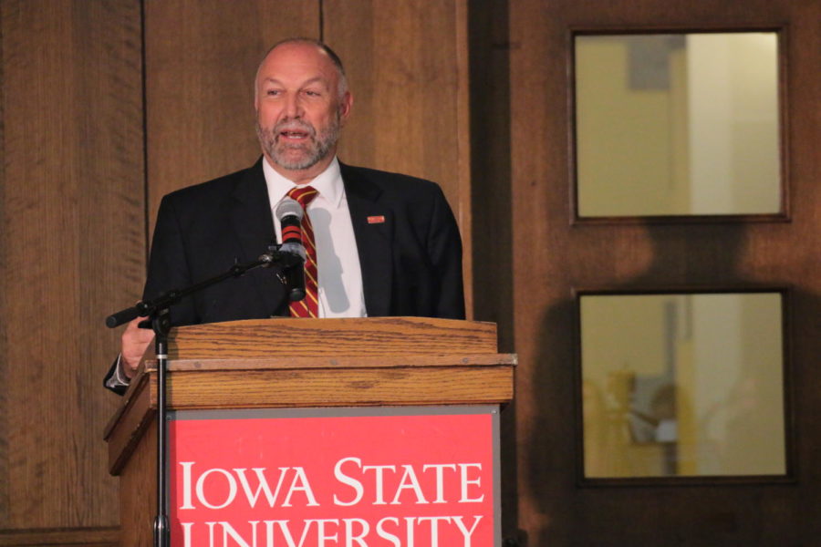 Iowa State President Steven Leath addresses the student government over concerns regarding his use of a University owned aircraft Oct. 5. 