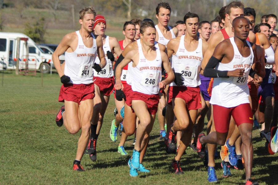 ISU+mens+cross-country+runners+form+a+pack+early+in+the+race+at+the+Big+12+Championships+on+Nov.+1.