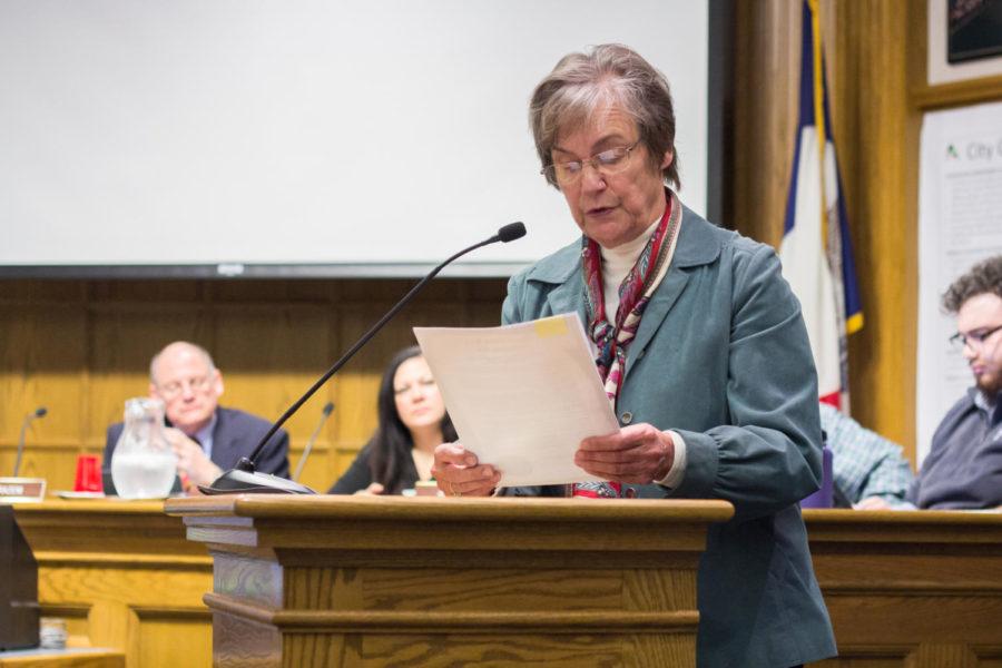 Mayor Ann Campbell starts off the City Counsel Meeting Nov. 14. The majority of the meeting was spent Clarifying regarding the city councils direction pertaining to limiting occupancy in rental units.