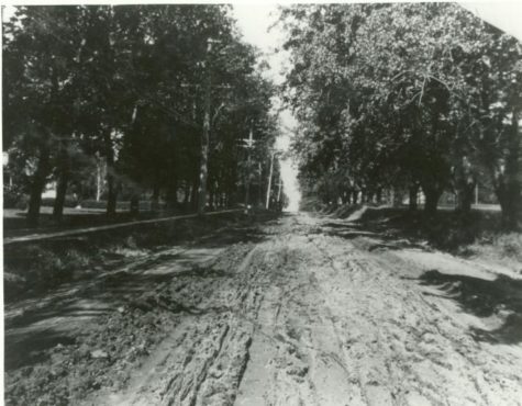 Lincoln Way pictured from the east in 1915.
