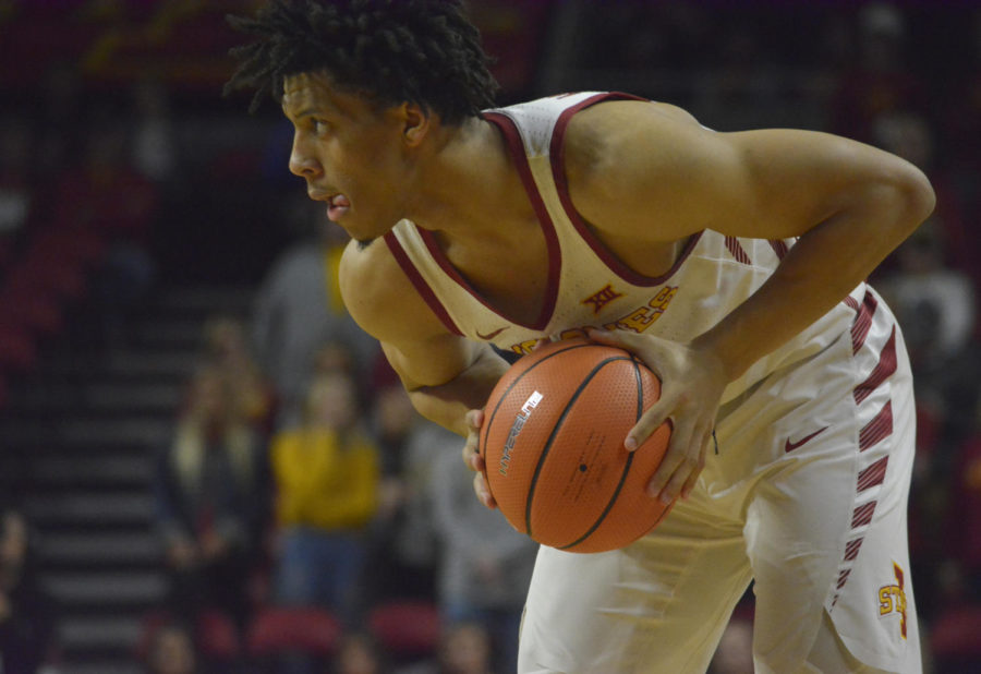 Lindell+Wigginton%2C+guard%2C+looks+for+an+open+pass+during+the+mens+basketball+game+against+Alcorn+State+on+Dec.+10+at+Hilton+Coliseum.%C2%A0The+Cyclones+won+78-58.