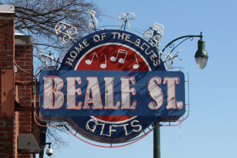 Beale_St._Gifts,_Memphis_USA_-_panoramio.jpg
