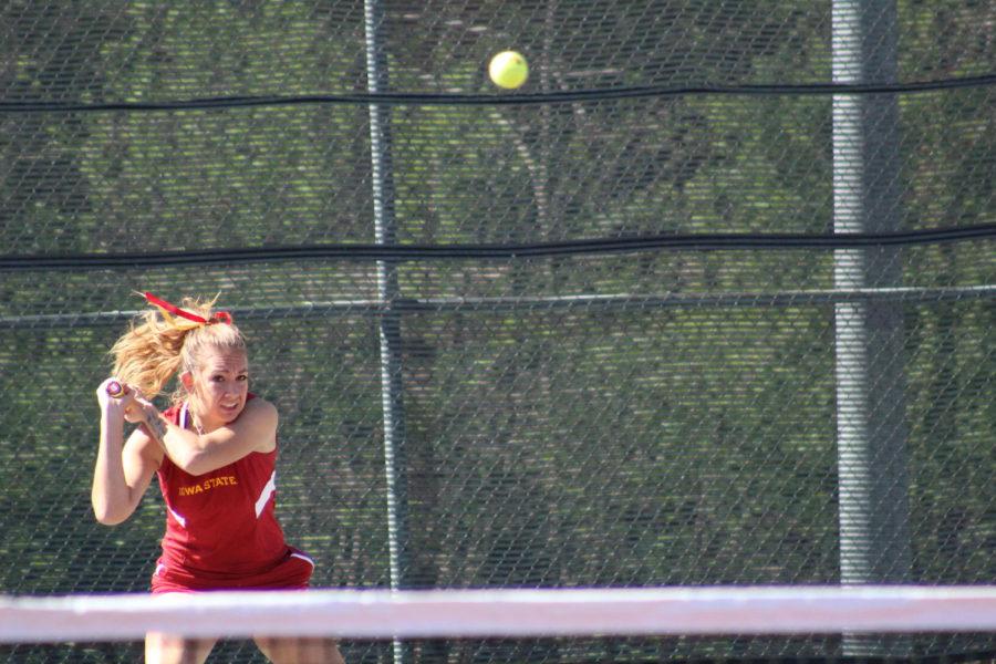 Senior Samantha Budai played for Iowa State Tennis on April 23. She went against Viktoriya Lushkova of Oklahoma and fell 0-6. They fell 0-4 against Oklahoma. 