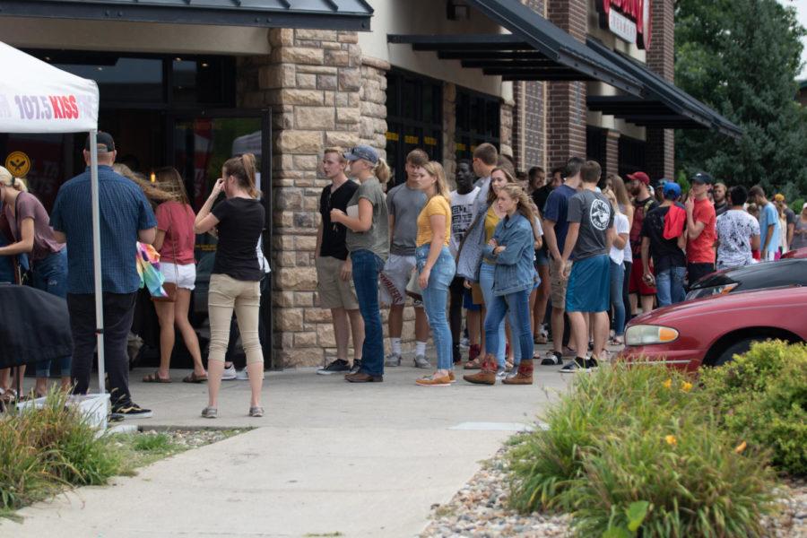 Pancheros, a burrito restaurant in Ames, held their annual $1 burrito promotion. Hundreds of people showed up hoping to take advantage of the low price.