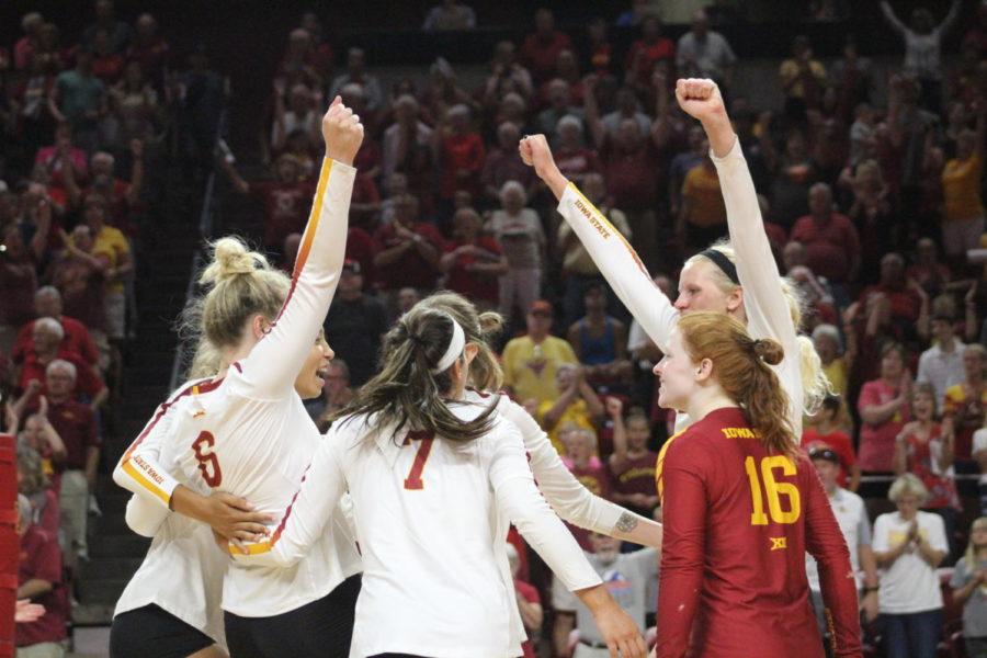 The+Iowa+State+Volleyball+team+cheers+and+congratulates+each+other+after+tying+up+the+score+with+Oregon+State+on+Aug.+25.