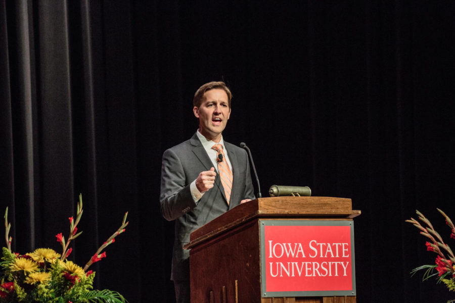 Sen. Ben Sasse, R-Nebraska, spoke in the Memorial Union on bridging the gap between Republicans and Democrats, and the USs role in foreign affairs on Oct. 25.