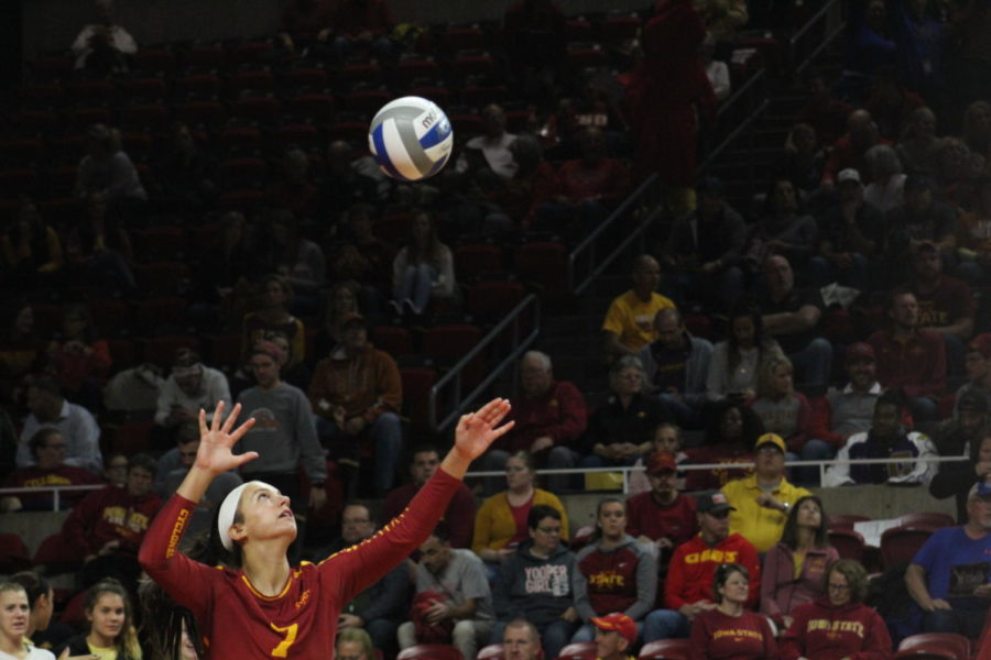 Then-sophomore+libero+Izzy+Enna+serves+the+ball+during+the+Iowa+State+vs.+Texas+volleyball+game+Oct.+24+at+Hilton+Coliseum.+The+Cyclones+fell+to+the+Longhorns+0-3.