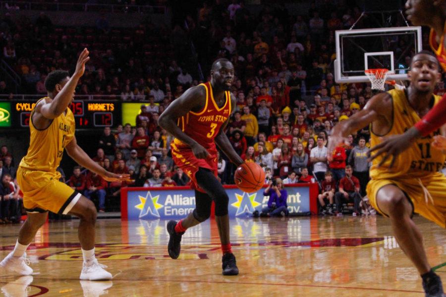 Iowa+State+guard+Marial+Shayok+drives+to+his+left+against+Alabama+State+in+the+Cyclones+season+opener.%C2%A0The+Cyclones+won+79-53.%C2%A0