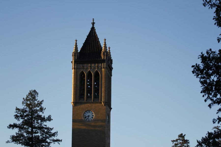 The+campanile+stands+in+the+middle+of+central+campus+and+rings+every+15+minutes+throughout+the+day.%C2%A0