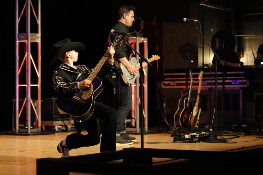 Cyclone Voice, a singing competition that focuses on the vocal talents of Iowa State students, took place on Thursday night at Memorial Union. The event was hosted by 12-year-old country music star, Mason Ramsey. 