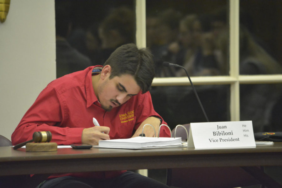 Juan Bibiloni-Rivera, Student Government vice president, takes notes during the Student Government meeting Oct. 24, 2018, in the Campanile Room of the Memorial Union. Bibiloni-Rivera became the first student since 2006 to become a Truman Scholar. 