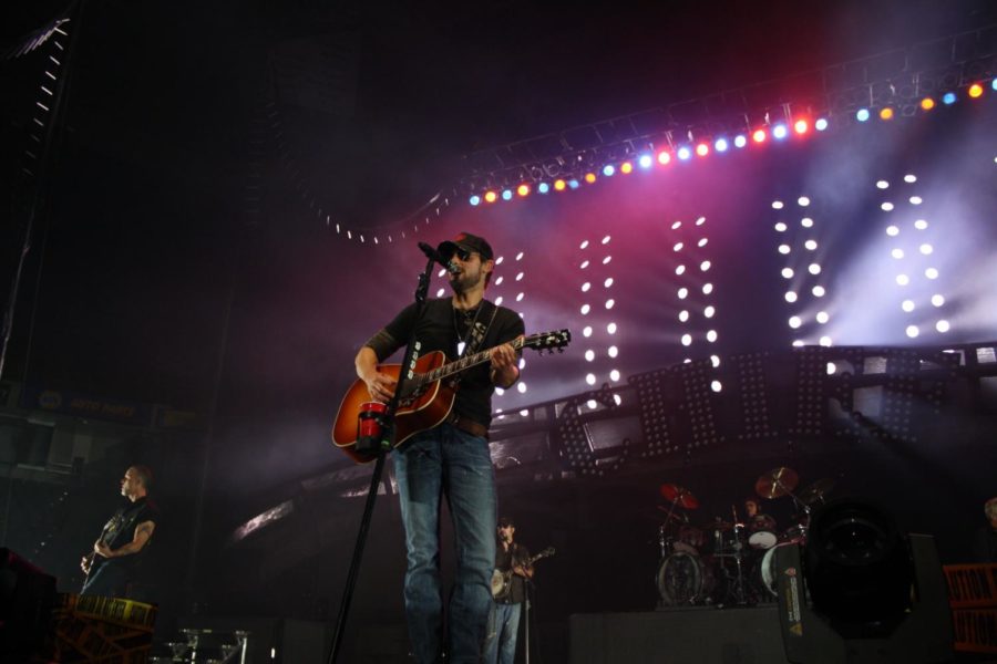 Colelge GameDay host Eric Church playing a concert in 2012. Photo courtesy of Wikimedia Commons.