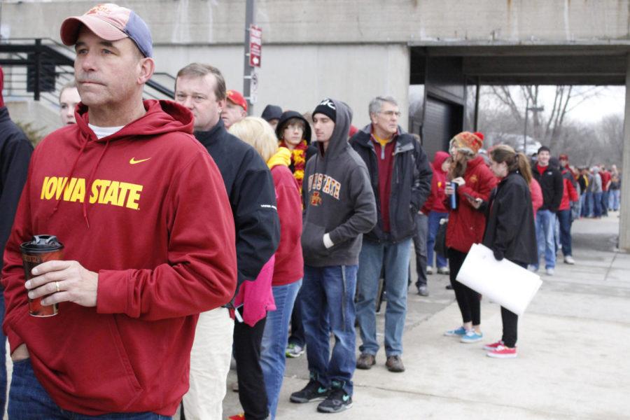 Fans+wait+in+the+line+that+wrapped+all+the+way+around+Hilton+Coliseum+for+ESPNs+College+GameDay+to+show+support+for+the+Cyclones+on+Jan+17%2C+2015.