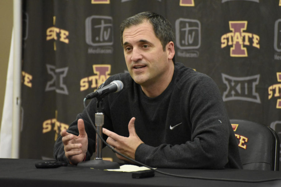 Steve+Prohm+answers+questions+from+the+media+at+Iowa+State+mens+basketball+media+day+Oct.+16.
