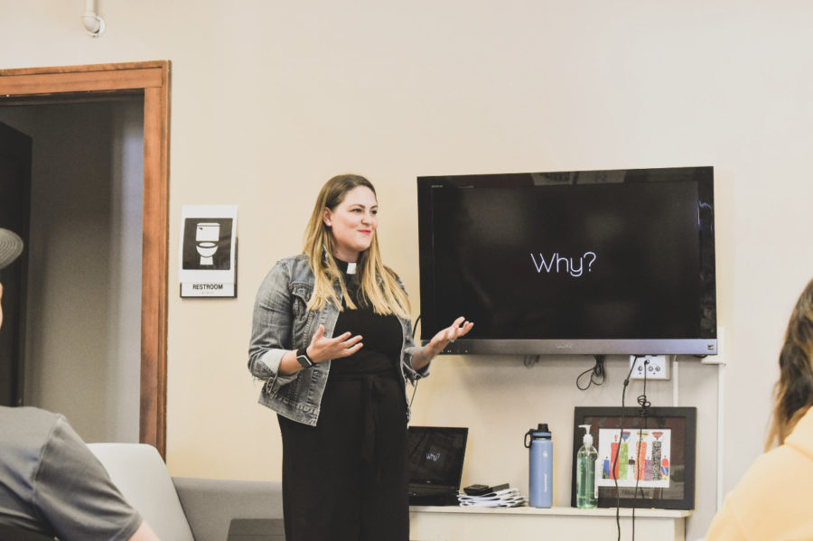 Feminist Friday speaker Jennifer Hibben, a campus pastor at the Wesley Center and associate pastor for the Collegiate United Methodist Church, discussed with attendees the idea of Jesus as a feminist on Nov. 15.