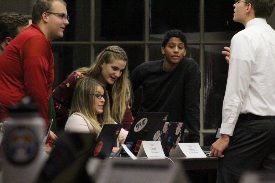 Students discuss ideas before adjourning at the Student Government and City Council meeting on Oct 23. 