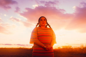 KAINA is a first-generation Latina, born and raised in Chicago, making soulful pop and R&B. 