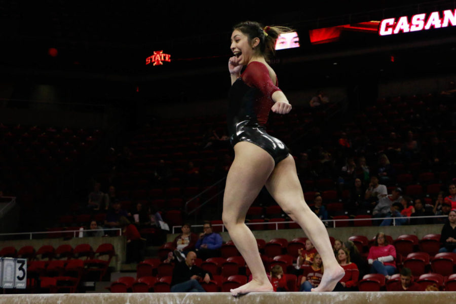 Cassandra+Diaz+performs+her+beam+routine+during+Iowa+States+tri-meet+against+Illinois+State+and+Gustavus+Adolphus+on+Feb.+17%2C+2017.+Diaz+scored+9.850+on+her+routine+en+route+to+an+Iowa+State+victory.%C2%A0