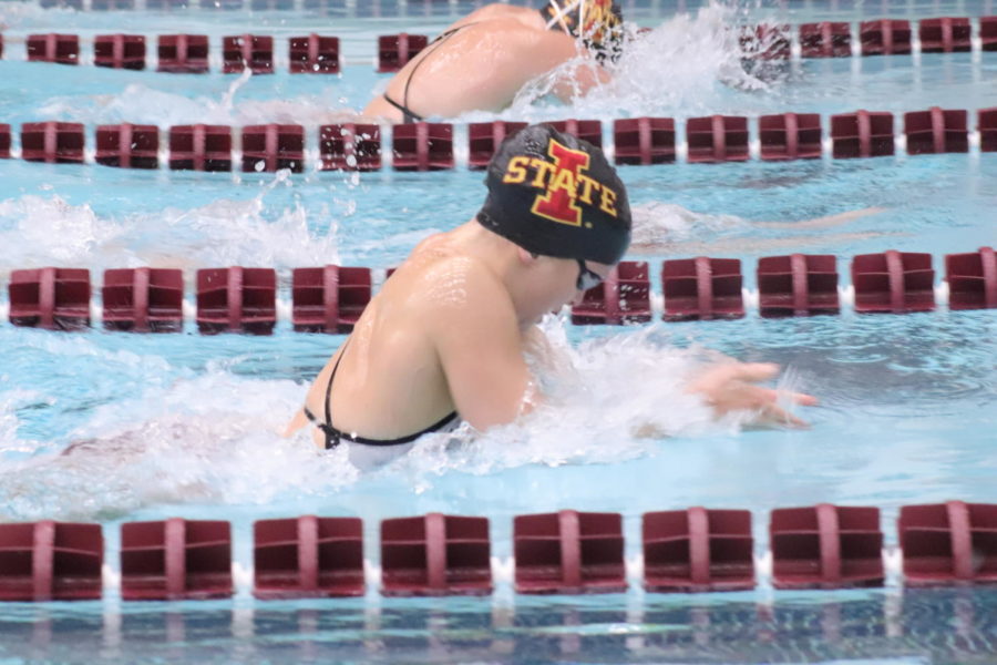 Then-sophomore+Lehr+Thorson+swims+the+200-yard+breaststroke+Jan.+18%2C+2019%2C+at%C2%A0Beyer+Pool.+The+Iowa+State+womens+swimming+and+diving+team+won+against+Illinois+State+University+191%E2%80%93100.%C2%A0