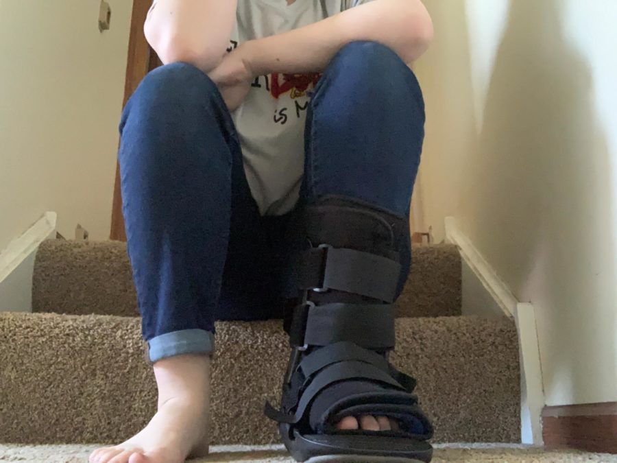 Editor-in-Chief Annelise Wells reflects on her time at an immediate care center for getting her fractured foot examined during the COVID-19 pandemic. Wells reflects on the amount of dedication health care workers have, especially throughout these unprecedented times. 