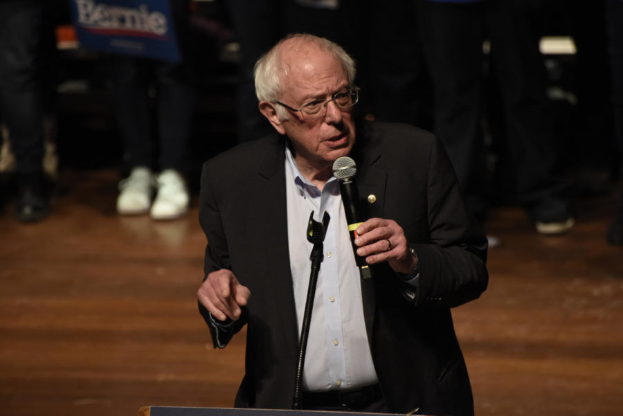 Sen.+Bernie+Sanders+spoke+about+student+loan+debt%2C+climate%2C+womens+issues+and+more+at+his+rally+on+Jan.+25+at+the+Ames+City+Auditorium.