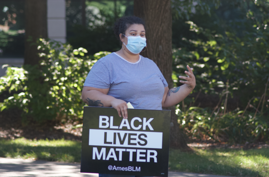 The first event for the Ames Black Lives Matter (BLM) movements homecoming week. Apple Amos, an Ames BLM leader, led the discussion of “Know Your Rights” Monday evening in the free-speech zone at Iowa State University. About 15 people showed up to the event.
