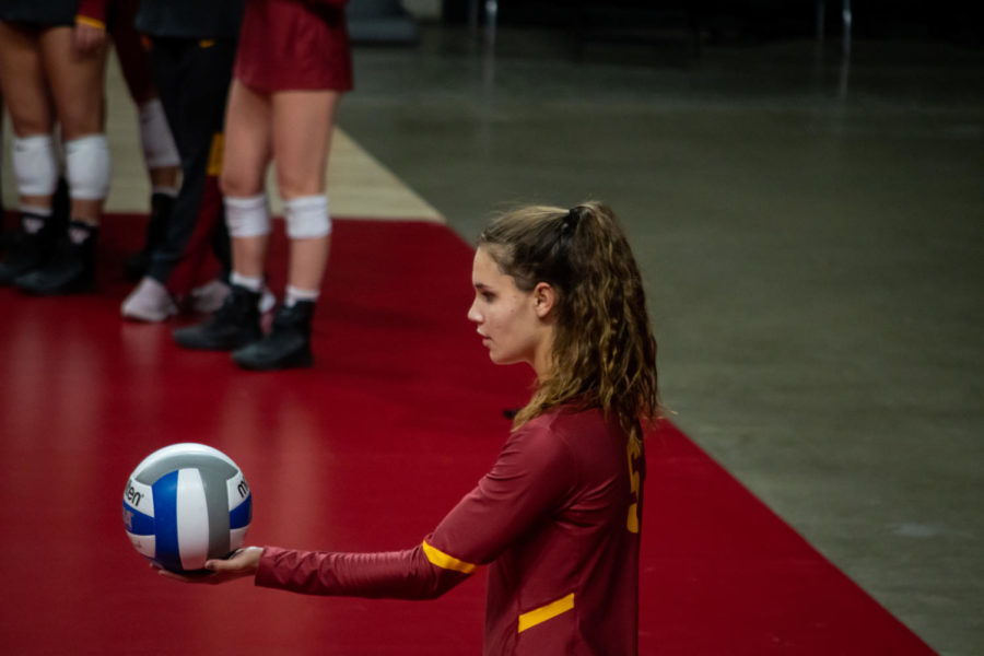 Iowa State junior outside hitter Brooke Andersen waiting to serve the ball against No. 2 Baylor on Oct. 24. Baylor beat Iowa State 3-0.